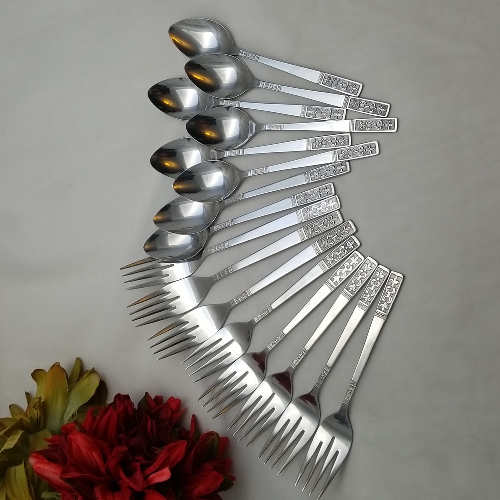 Vintage Customcraft Stainless Steel Fleur de Lis Silverware